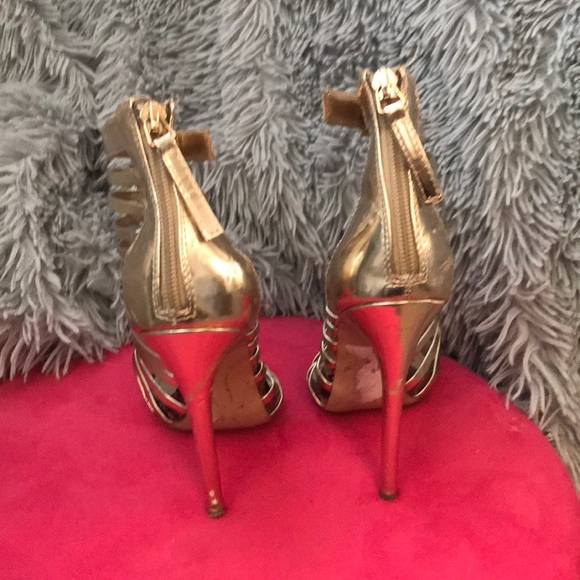 Steve Madden - Picture 2 of 3